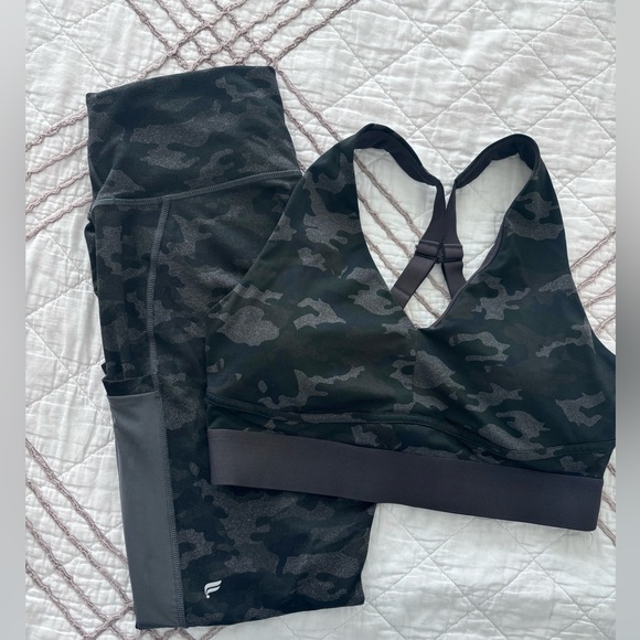 Fabletics set - Picture 1 of 2